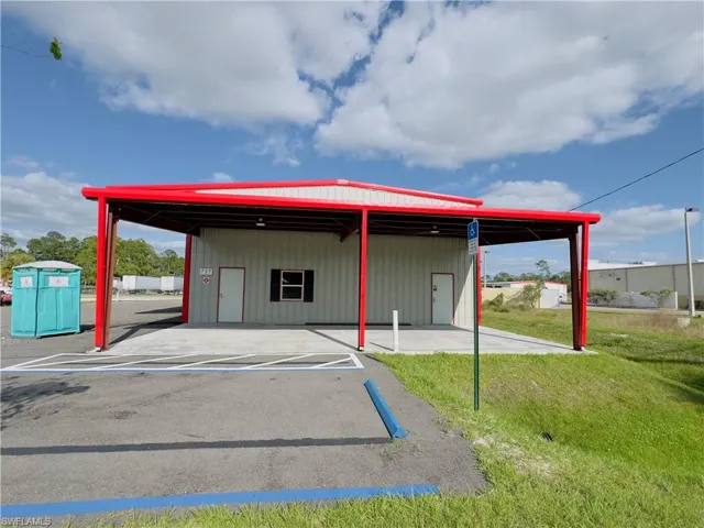 737  Main S ST, Labelle, FL 33935
