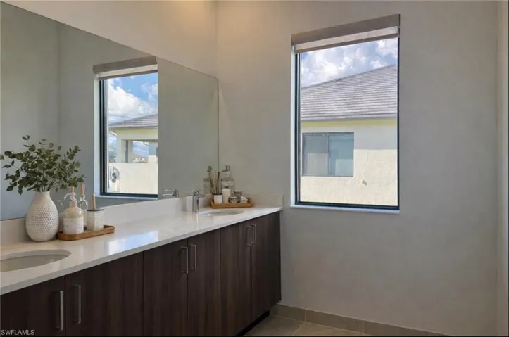 Master bath - virtually staged