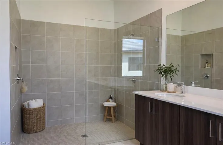Master bath - virtually staged