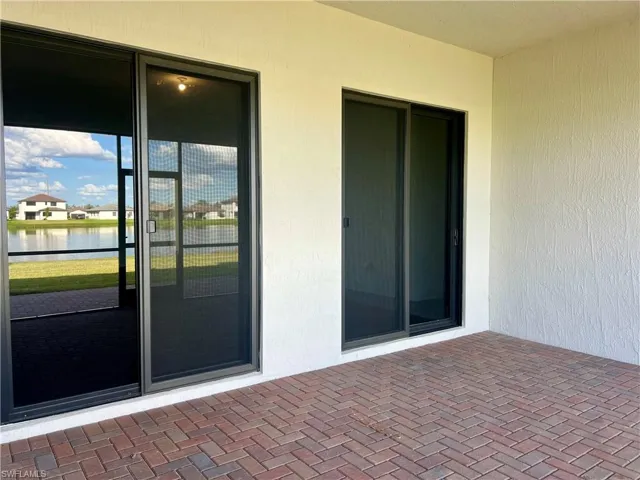 Screened-in lanai