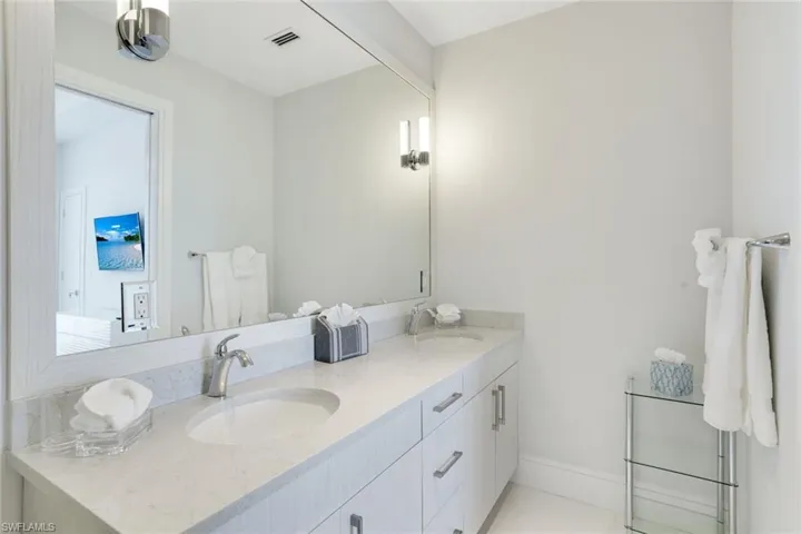 101  8th S ST, Naples, FL 34102