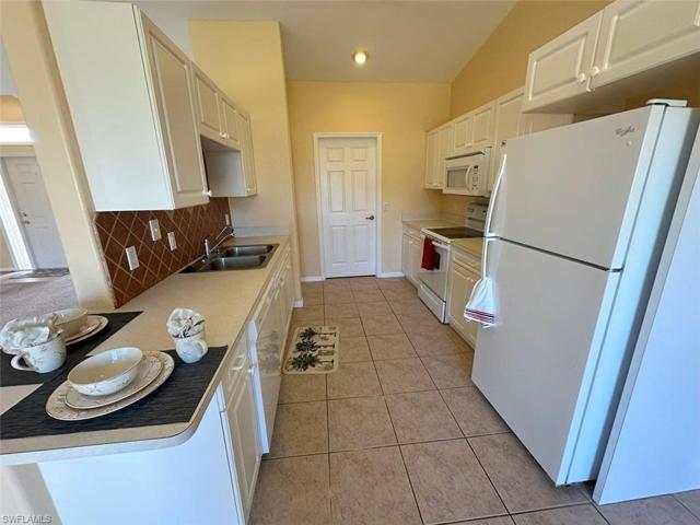 1805 NE 17th AVE, CAPE CORAL FL 33909