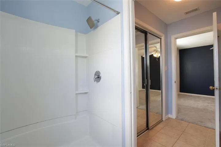 210  Leawood  CIR, Naples, FL 34104