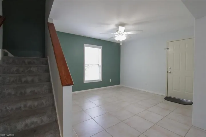 210  Leawood  CIR, Naples, FL 34104