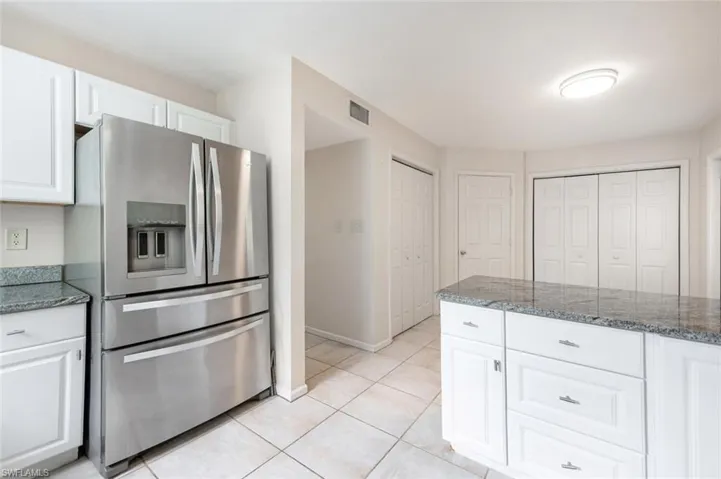210  Leawood  CIR, Naples, FL 34104