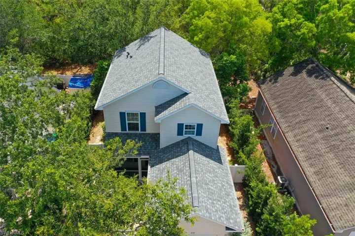 210  Leawood  CIR, Naples, FL 34104