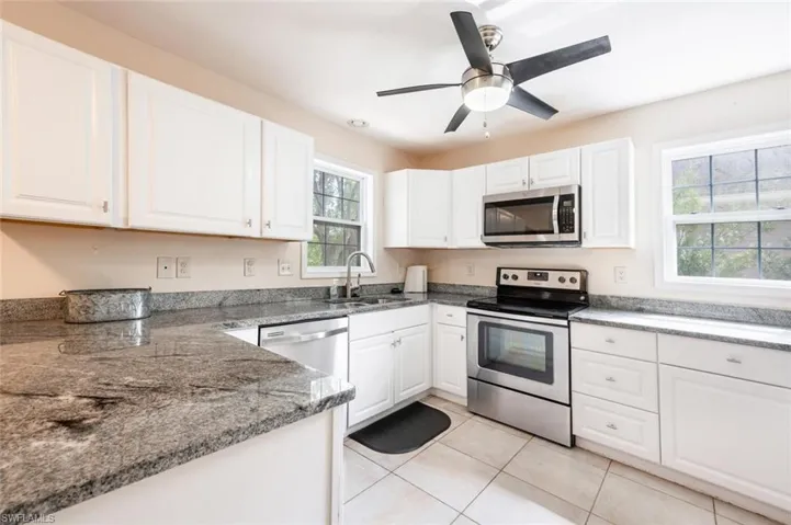 210  Leawood  CIR, Naples, FL 34104