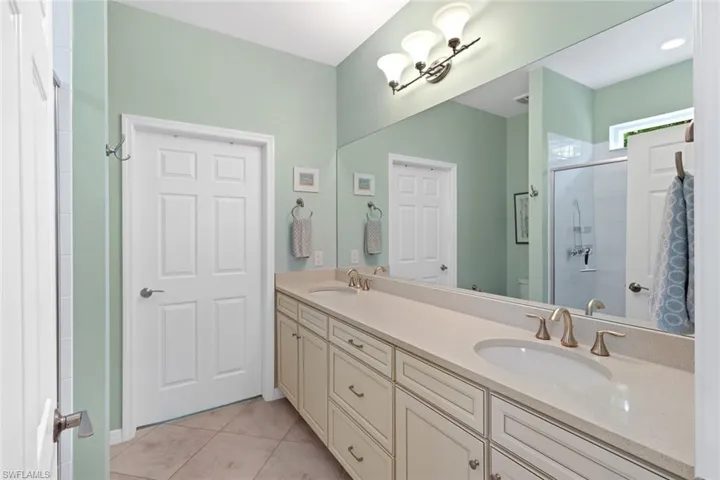 Primary Suite Bathroom