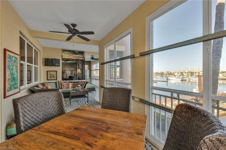 Dining room with ceiling fan
