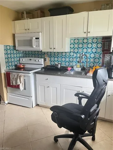 1947-1949 S Pine  DR, Fort Myers, FL 33907