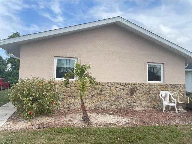 1947-1949 S Pine  DR, Fort Myers, FL 33907