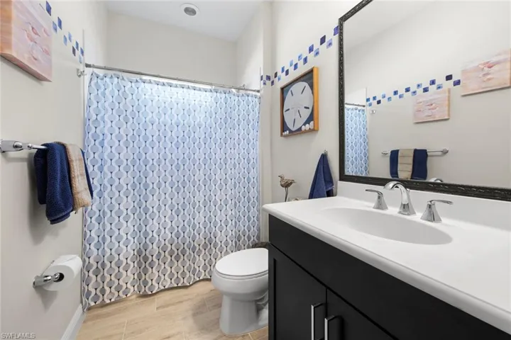 Full Bath for your family or guests.