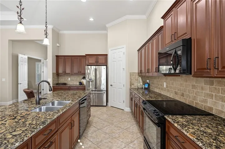 12730 Gladstone Way, Fort Myers, Florida 33913