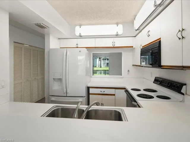 161  Wading Bird  CIR, Naples, FL 34110