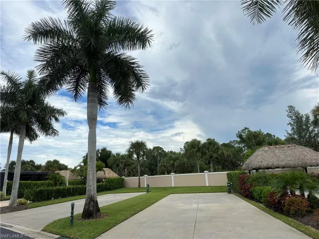 View of surrounding community
