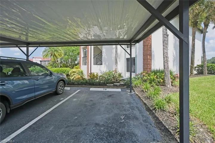 7320 Coventry Ct 710, Naples, Florida 34104