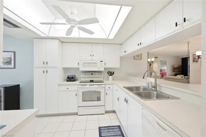 7320 Coventry Ct 710, Naples, Florida 34104