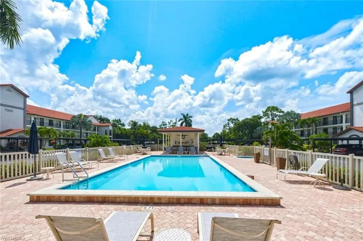 7320 Coventry Ct 710, Naples, Florida 34104
