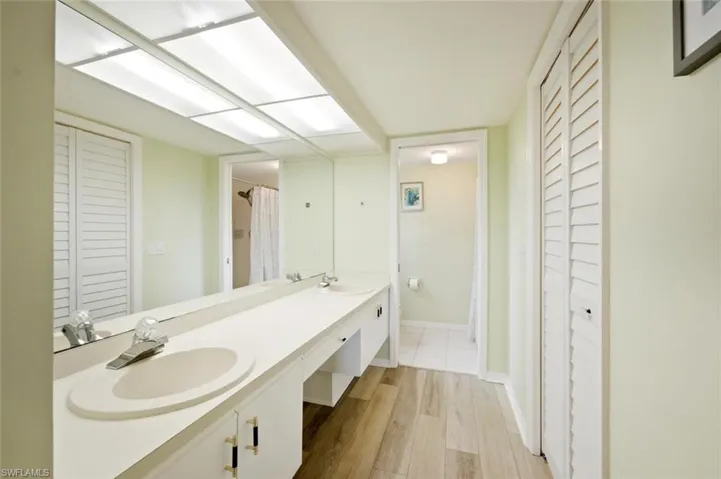 7320 Coventry Ct 710, Naples, Florida 34104