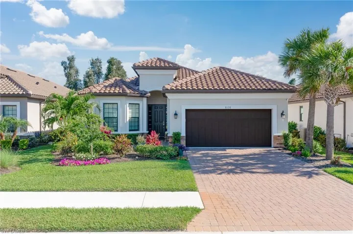 Hacienda Lakes - 3+den home with 3 baths & saltwater pool and spa