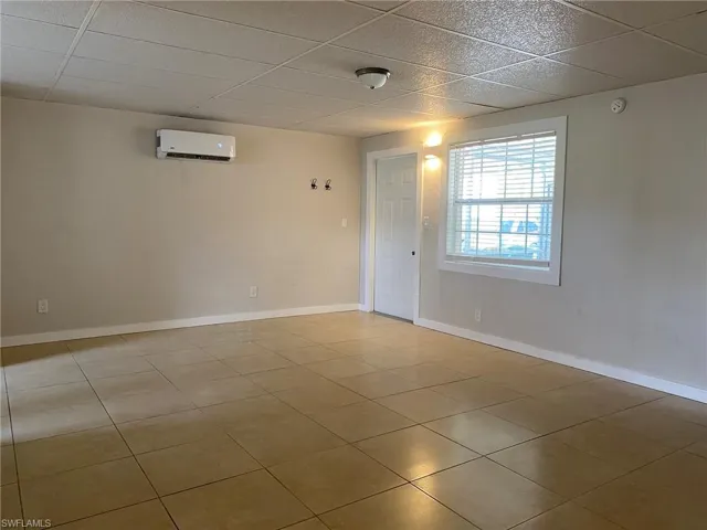 2084  Monroe  AVE, Naples, FL 34112