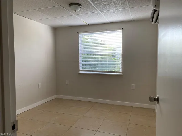 2084  Monroe  AVE, Naples, FL 34112