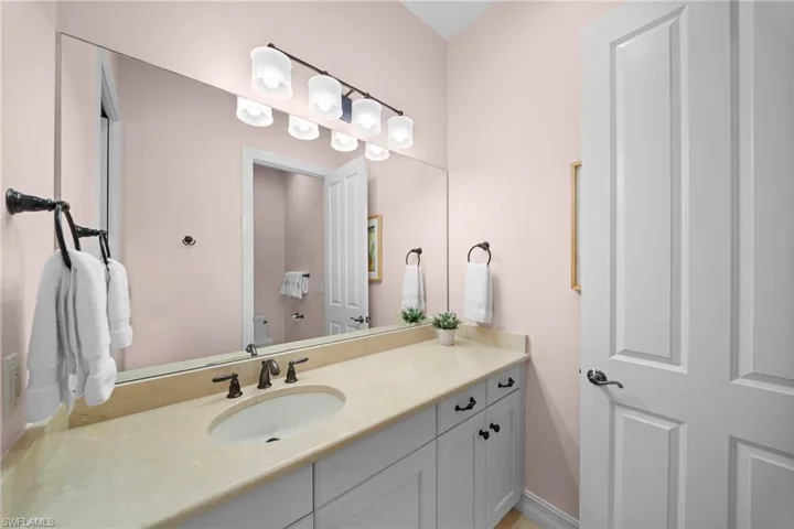 6477 Costa Cir, Naples, Florida 34113