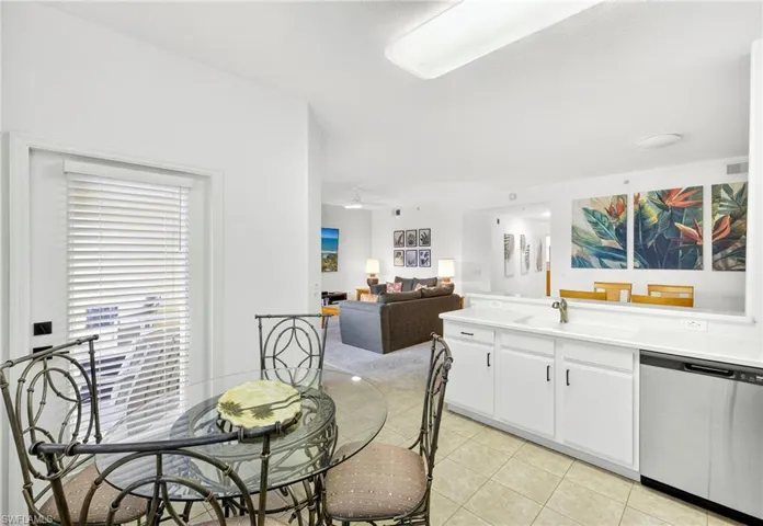 Breakfast nook area