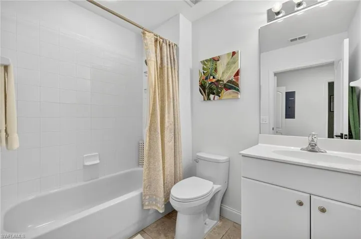 Guest bath- tub/shower combo