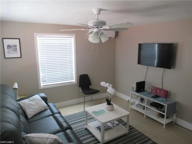778  107th N AVE, Naples, FL 34108