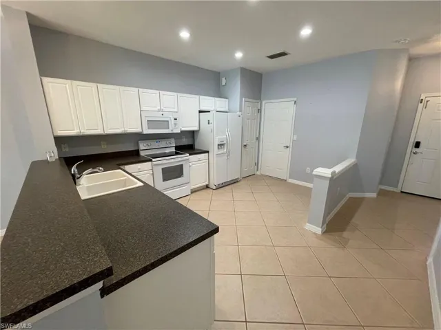 16090 Caldera Ln 18, Naples, Florida 34110