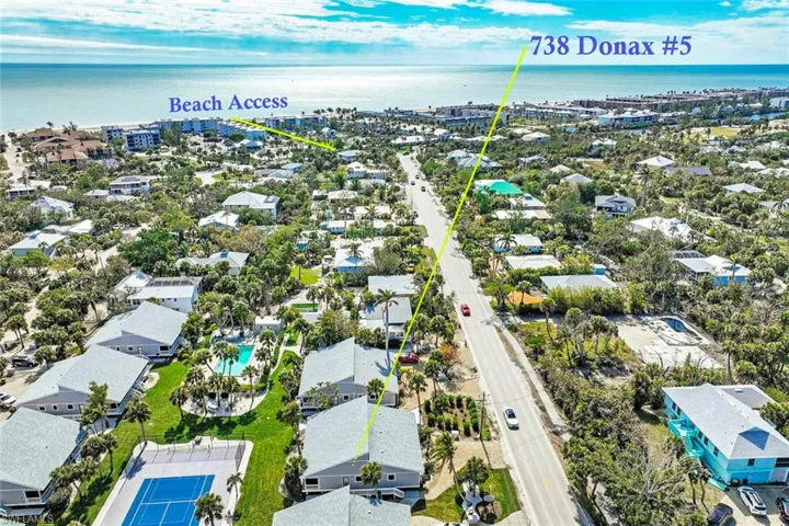 Aerial view with view to the beach access