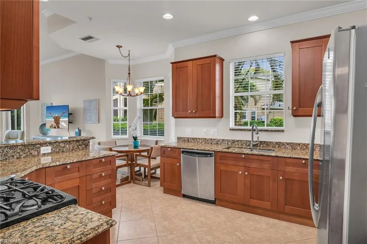 3053 Aviamar CIR # 104, NAPLES FL 34114