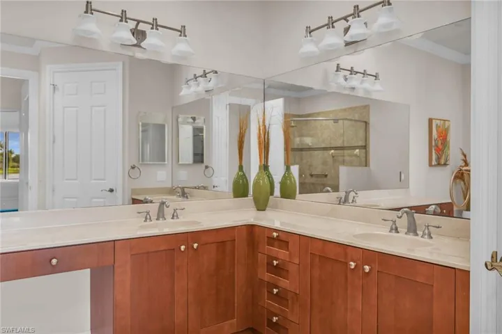 3053 Aviamar CIR # 104, NAPLES FL 34114
