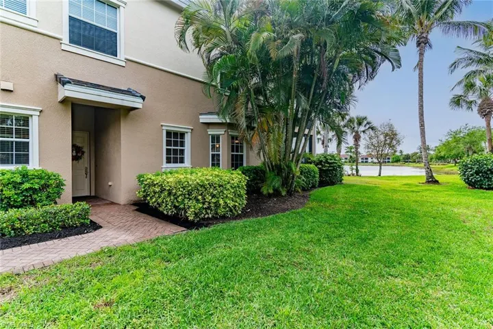 3053 Aviamar CIR # 104, NAPLES FL 34114