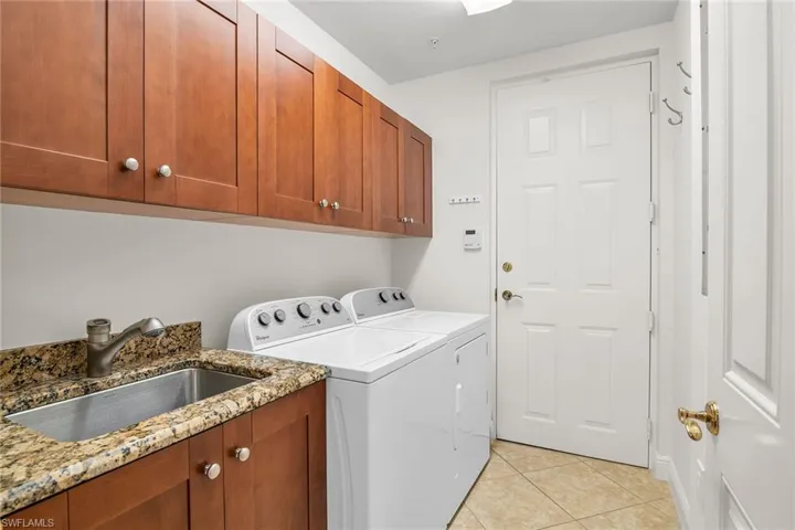3053 Aviamar CIR # 104, NAPLES FL 34114