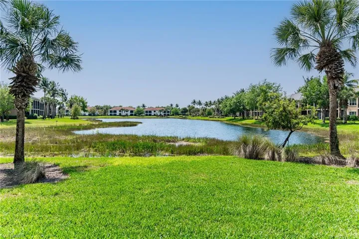 3053 Aviamar CIR # 104, NAPLES FL 34114