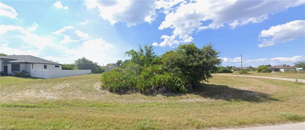 200 SW 26th  PL, Cape Coral, FL 33991