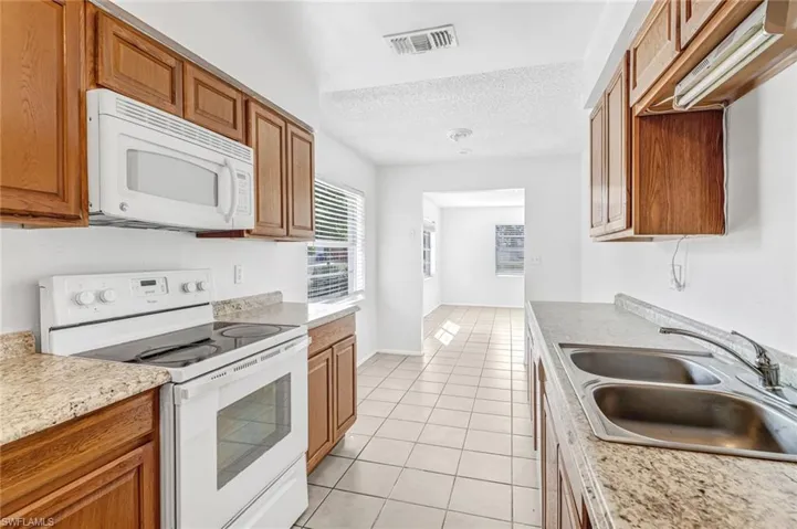 210 Stanford St, Lehigh Acres Fl 33936