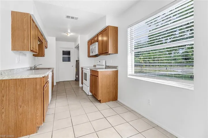 210 Stanford St, Lehigh Acres Fl 33936