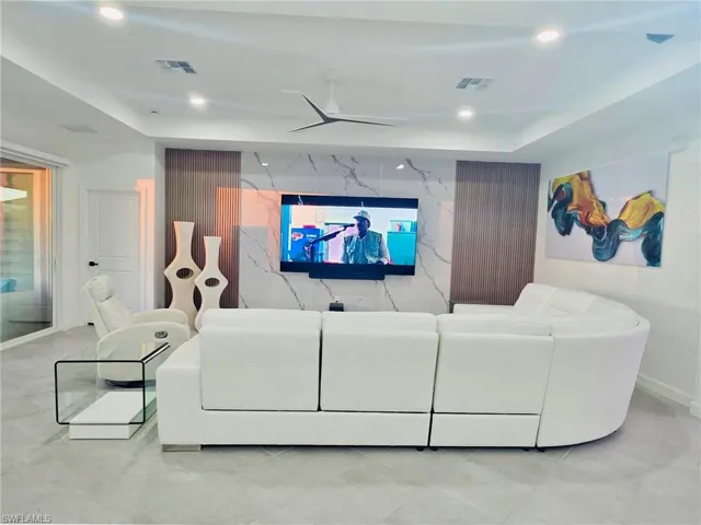 9230 Aqua Overlook Ct, Lehigh Acres, Florida 33936