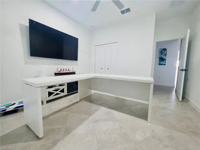 9230 Aqua Overlook Ct, Lehigh Acres, Florida 33936