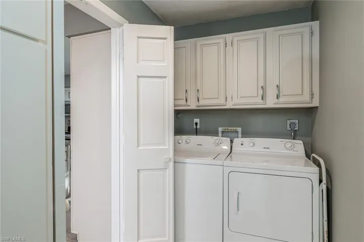 6652  Trident  WAY, Naples, FL 34108