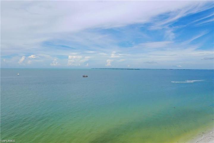 direct beachfront complex