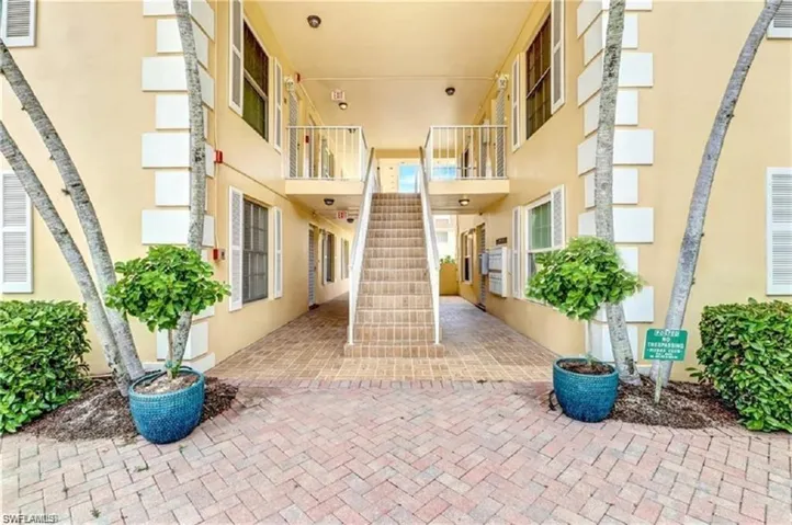 1222 Gordon Dr 18, Naples, Florida 34102
