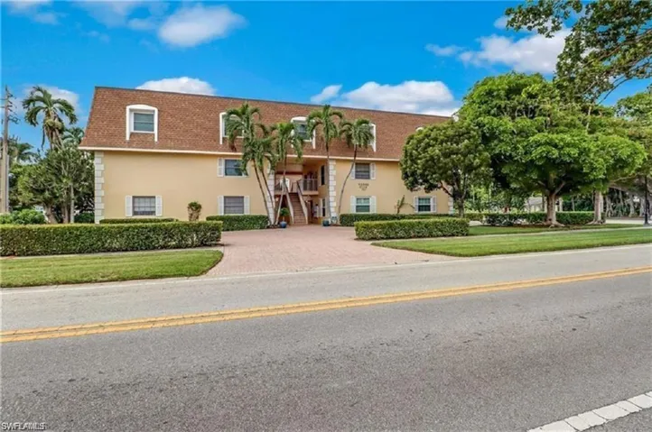 1222 Gordon Dr 18, Naples, Florida 34102