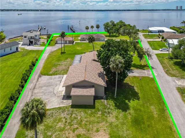 1808  Stevenson  RD, North Fort Myers, FL 33917