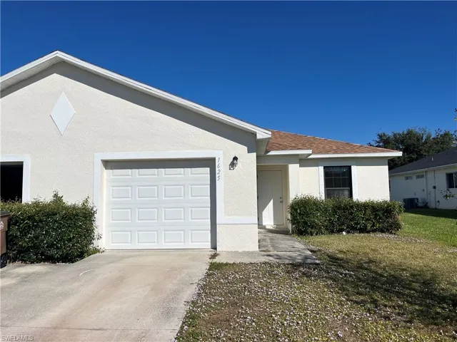 Welcome Home 3 Bed, 2 Bath and 1 Car Garage