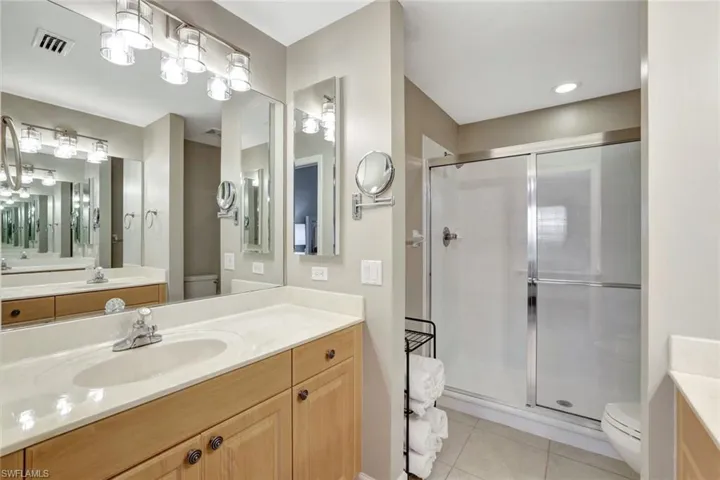 3015  Horizon  LN, Naples, FL 34109