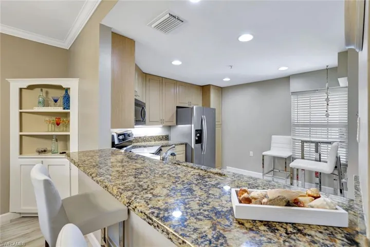 3015  Horizon  LN, Naples, FL 34109